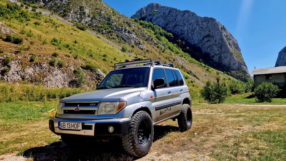 Mitsubishi pajero pinin
