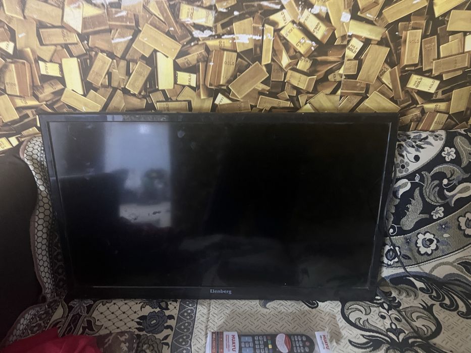 Продам телевизор Elenberk