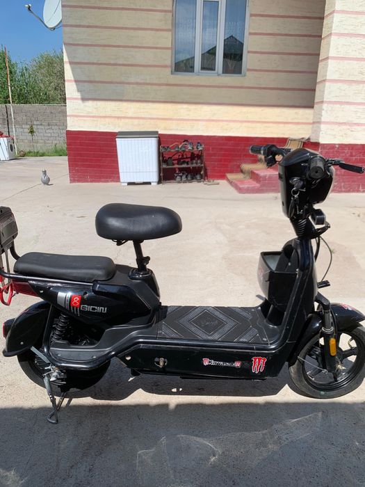 Скутер сатлады.  .