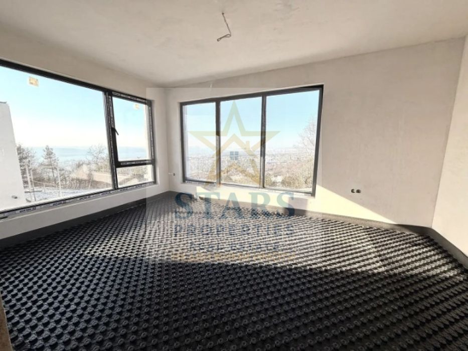 Продажба Къща гр. Варна - м-т Пчелина 250m²