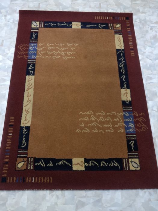 Продаю ковёр новый