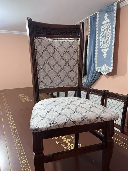 Стол со стульями