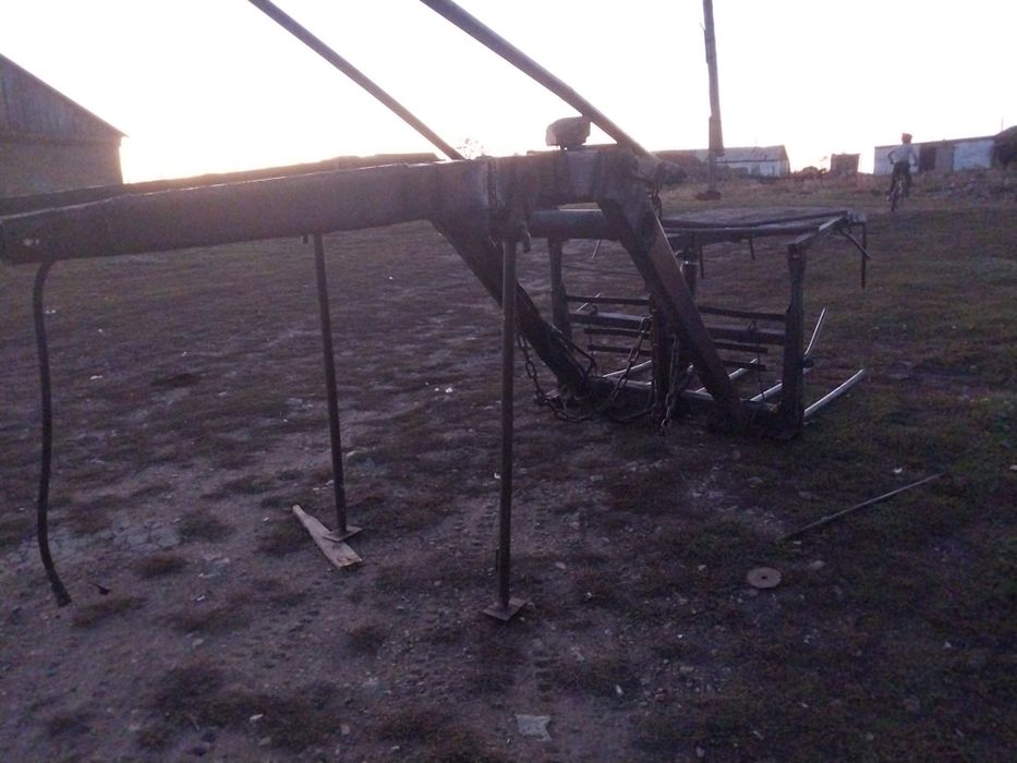 Продаётся  трактор юмызы в комплекте