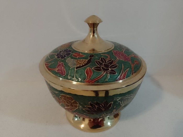 Set de 2 superbe boluri cu capac in stil oriental din bronz masiv emai