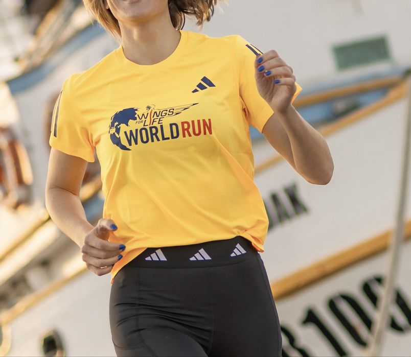 Нова дамска тениска за бягане Adidas размер M