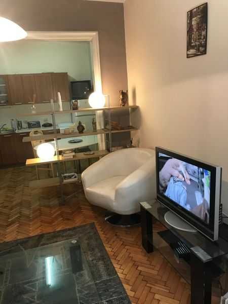 Дава се под наем Двустаен апартамент в София, Оборище - 49 кв.м за 348.84 € - Снимка #1