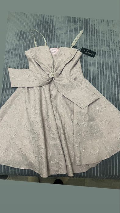 Красива къса рокля на Lucy