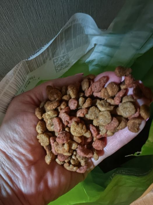 Продам корм для кошки
