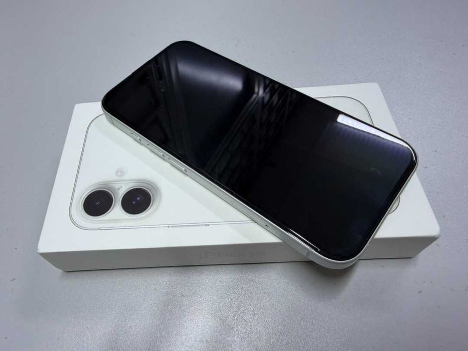 телефон IPhone 16