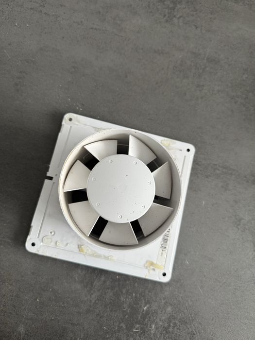 Продам вытяжку для туалета