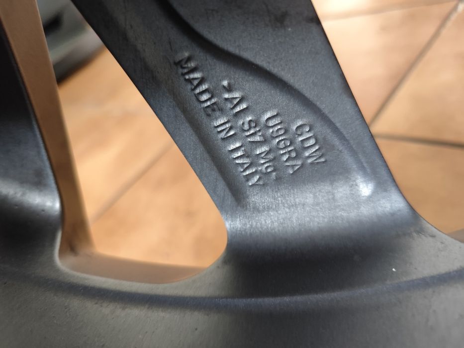 Vând O janta roata range ROVER sport sau Vogue modelul nou. R21