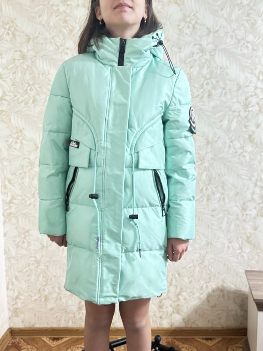 Продам куртку для девочки рост 146-152