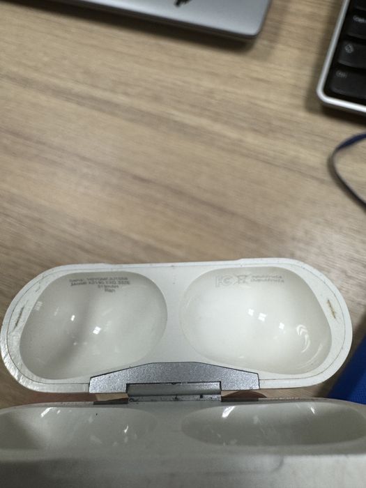 Оригинальный кейс на aipods pro 3