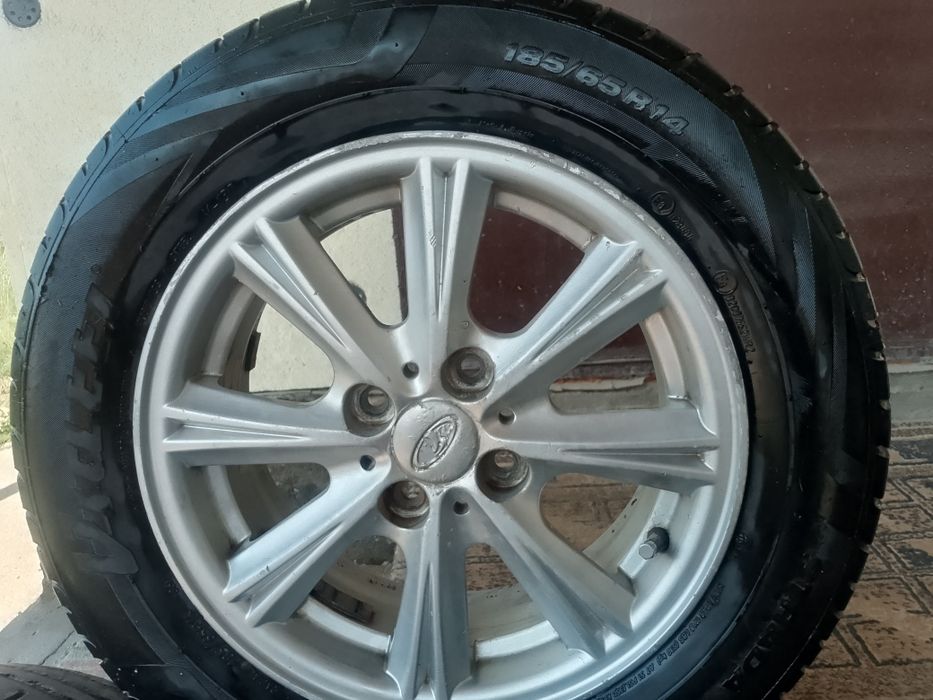 Шина с дисками 185 65 R14