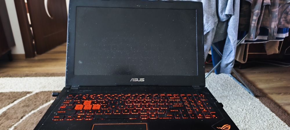 Vând Laptop asus pentru gaming