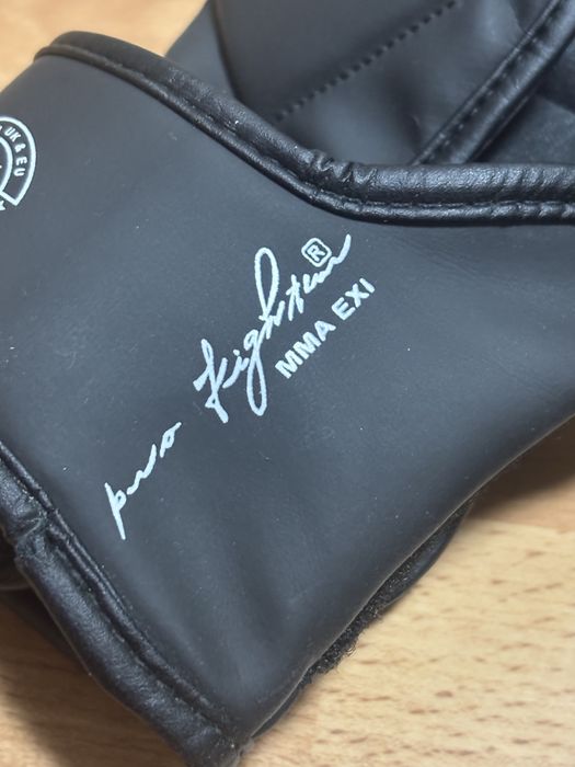 Перчатки и наколенники ММА,