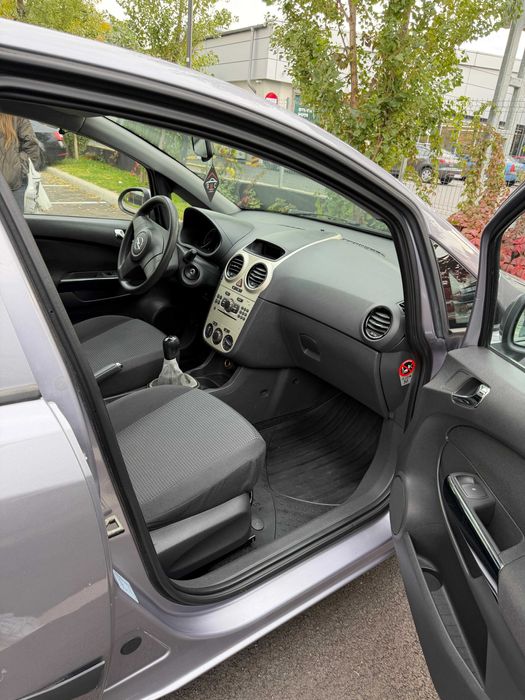 Opel Corsa D 2007 - 71.000 km - 3000 EURO