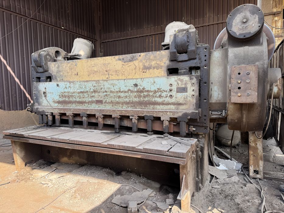 Продам гильотину толщина резки метала до 32 мм