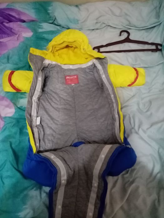 Продам комбинезон на мальчика