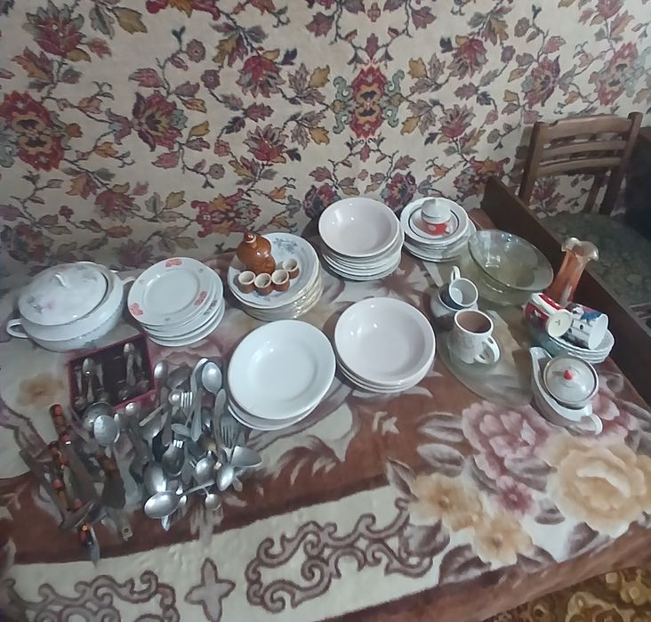 Столовые приборы