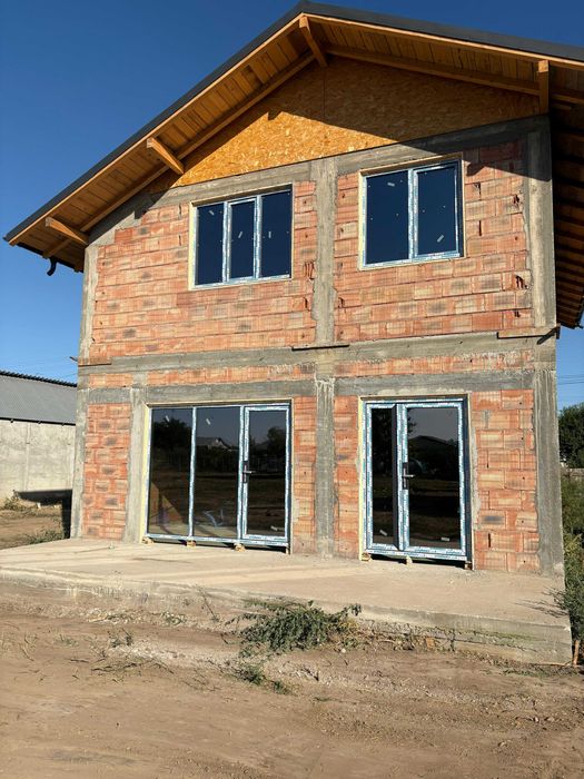 Casă P+M modernă la roșu