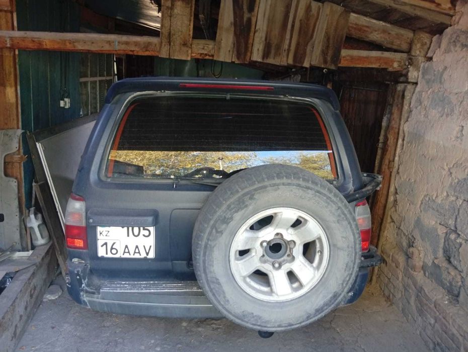 Продам Машину Hilux Surf