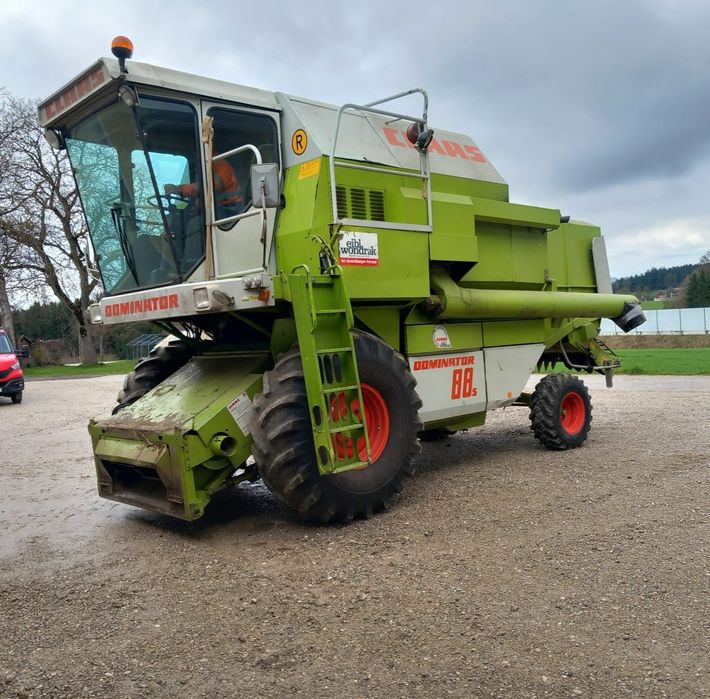 Combina Claas Dominator 88