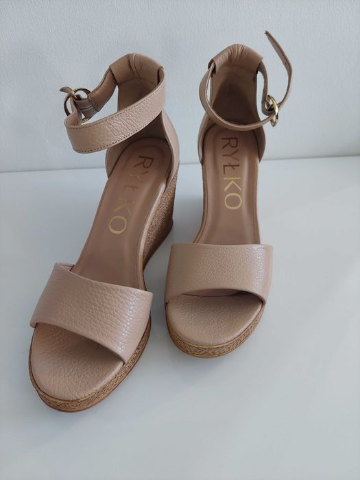 Летни сандалети на ток и платформа