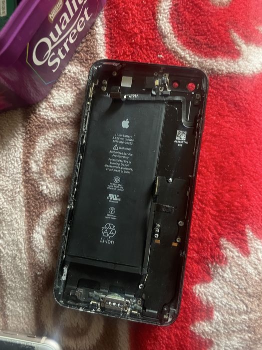 Se vinde carcasa plus baterie la 86%