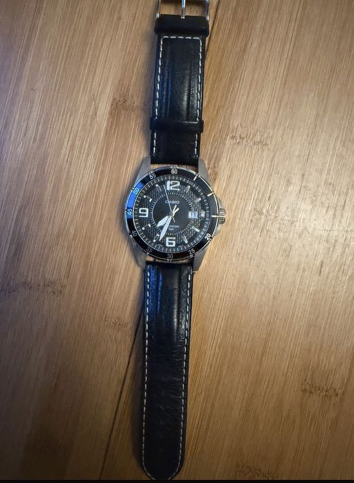 Ceas Casio negru cu curea de piele