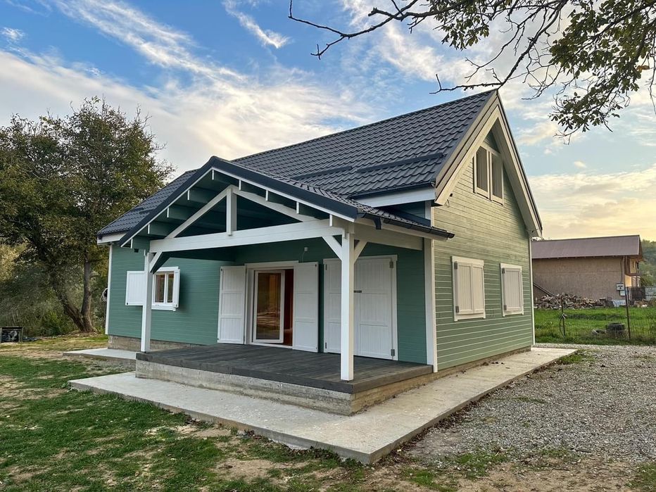 Case pe structură metalică