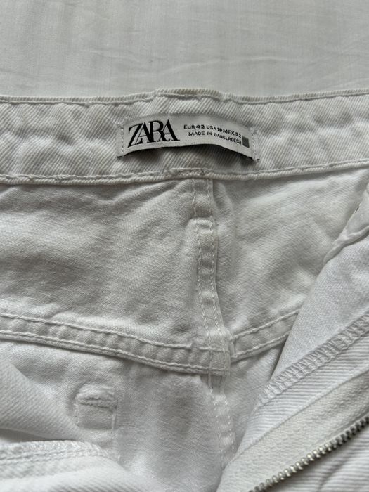 Pantaloni scurti albi ZARA