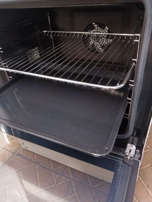 Свободно стояща печка с керамичен плот VOSS  2 години Гаранция!