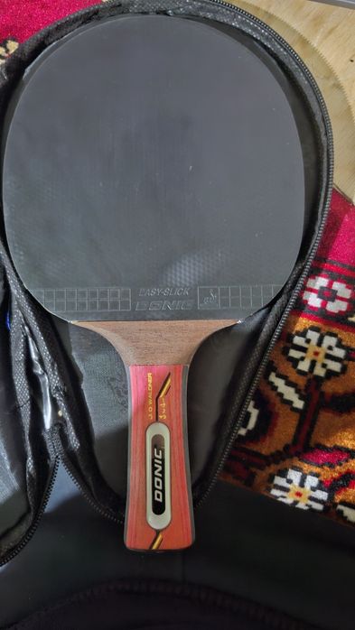 Tennis raketka, Donic karbon asosga ega. Vazni 185 gr. 1.2 mln