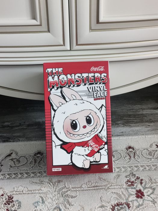 Подарочный бокс с оригинальным Labubu