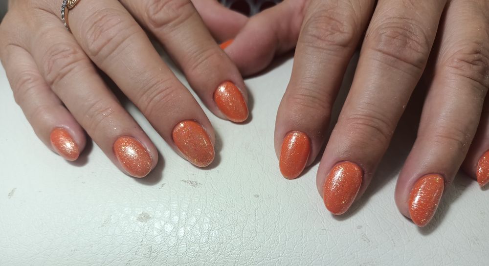 Маникюр / педикюр