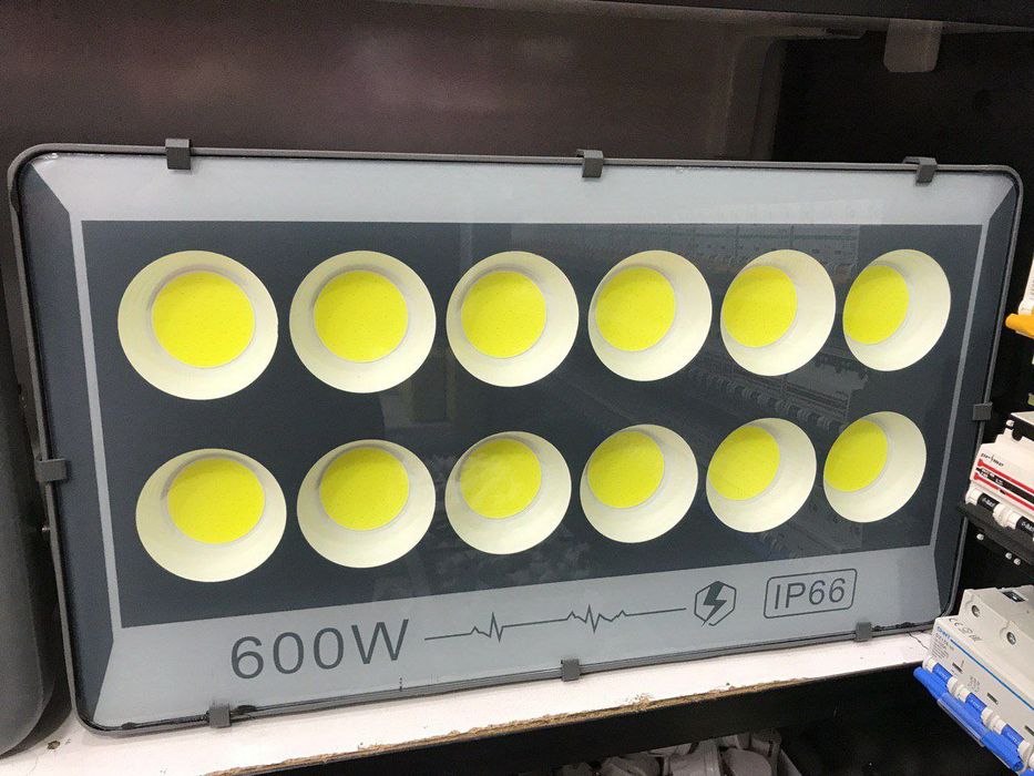 Projektor erku optom прожектор