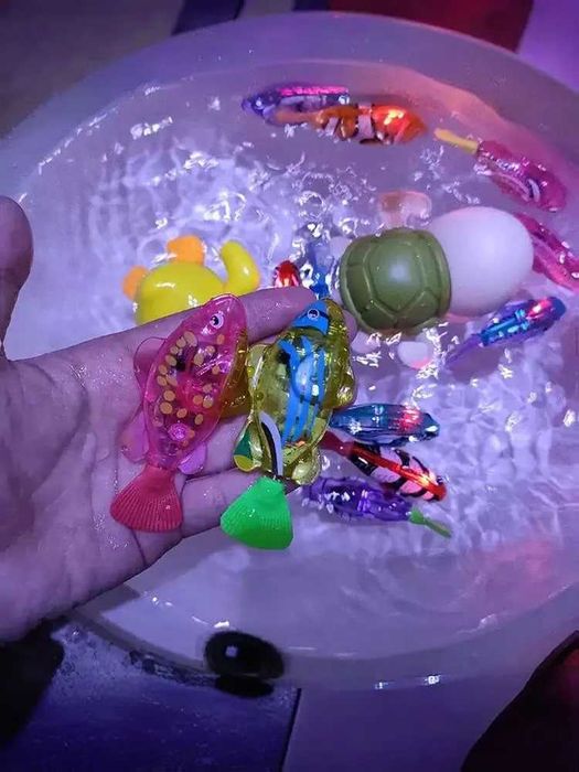 Робот - Рыбка для купания с подсветкой / игрушка в ванну / 1шт.