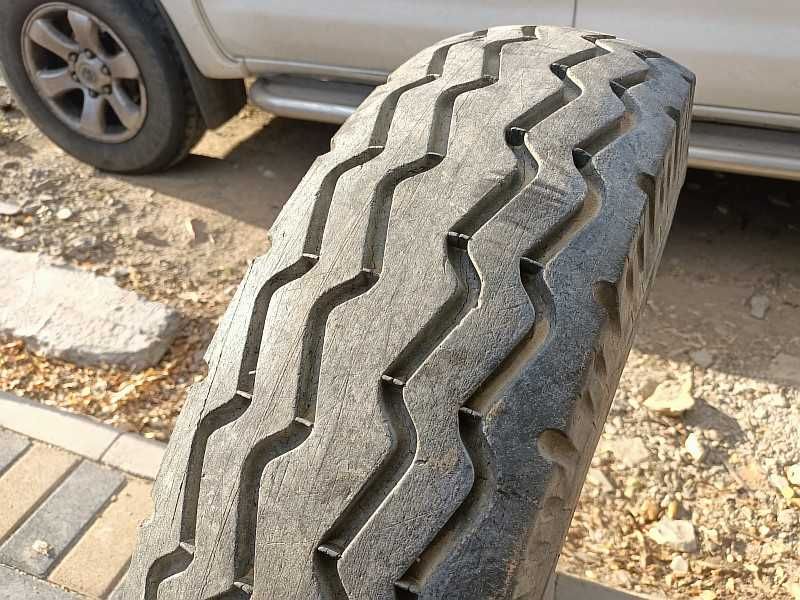 ОДНА сельхозшина (8.25-15) модель Я-372 (СССР).