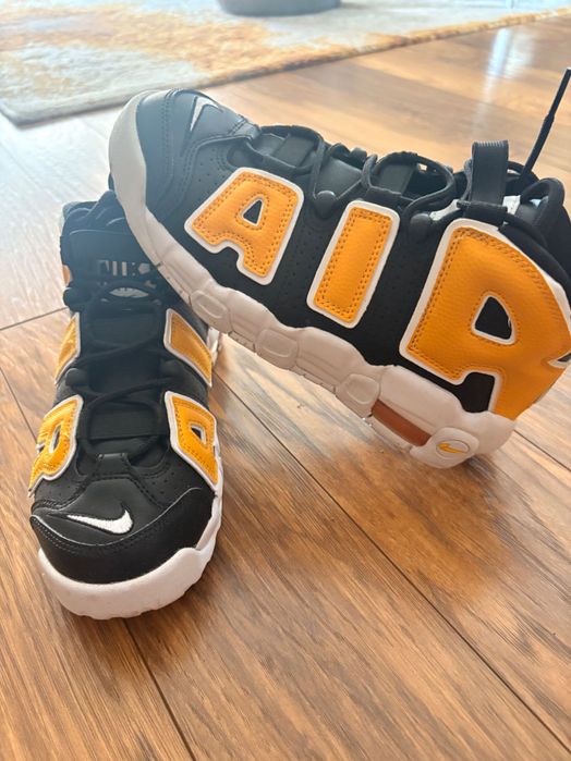 Nike Air sneakers in Black/University 38