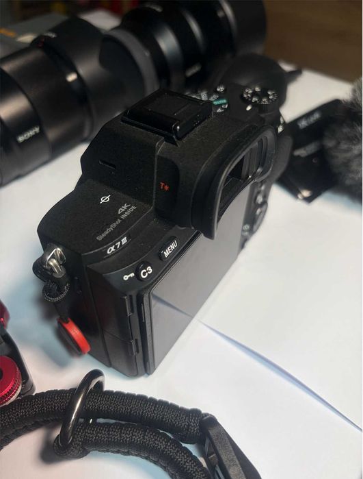 Sony A7 III (8061 кадъра) + 3 Обектива + Топ Филтри и Аксесоари