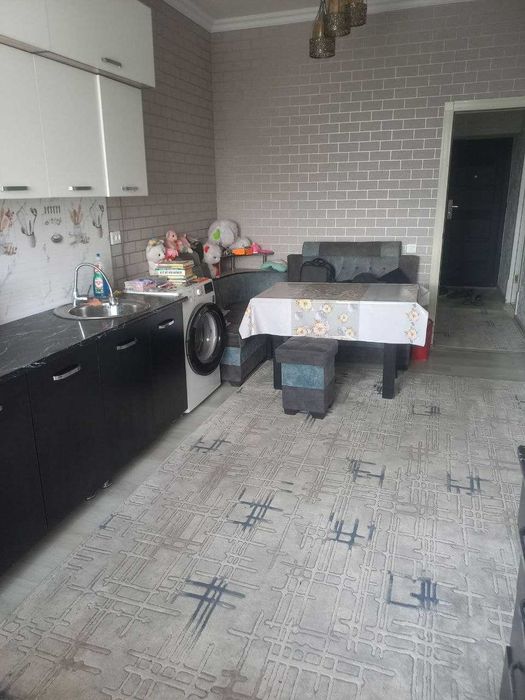 Город Навои продается 2-комн. 3-й эт. от дома Янги Хаёт (Водакачка)