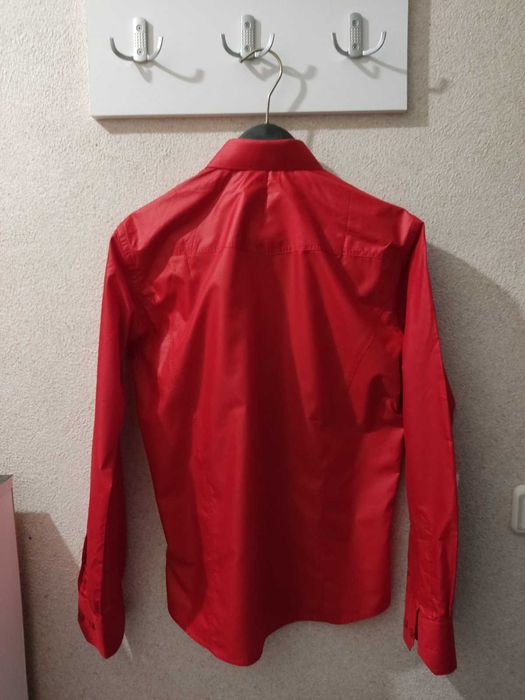 Официална мъжка риза - 14 €
Нова
Размер S