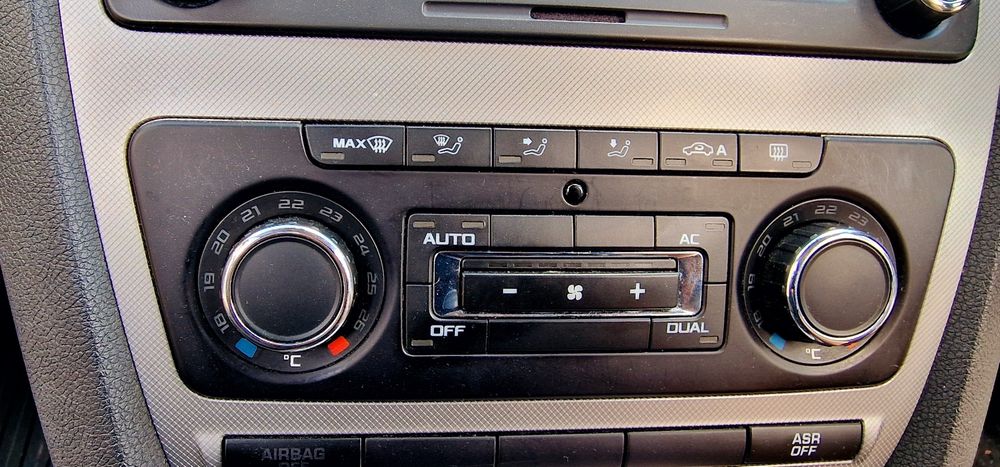 Panou clima skoda octavia 2 facelift
