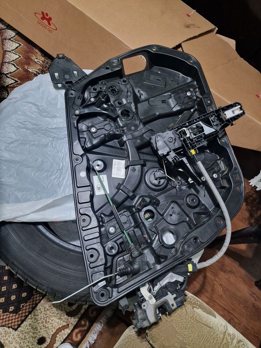 Usa mercedes w213 - geam w213 - macara w213 - maner w213