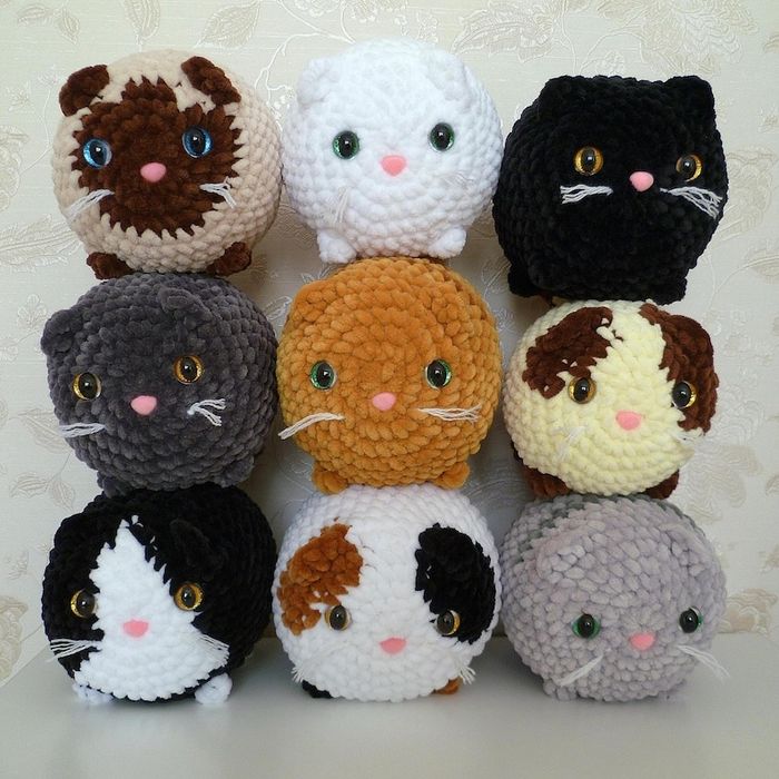 Плетена играчка котка