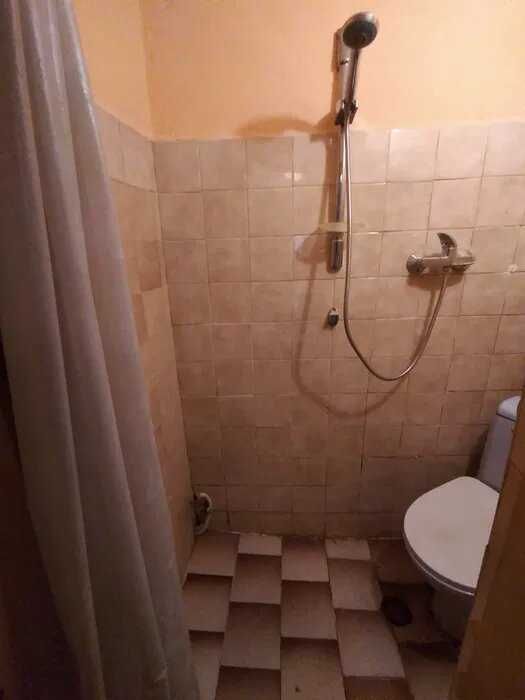 Дава се под наем Едностаен апартамент в Варна, Цветен квартал - 35 кв.м за 175 € - Снимка #2