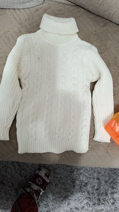 Продаю детские свитера