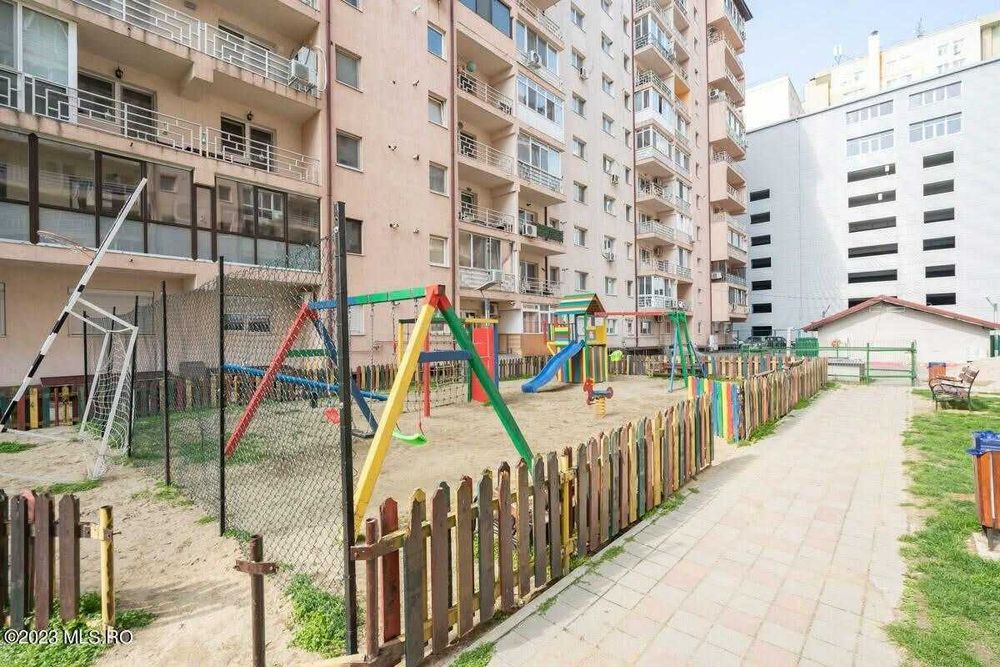 Inchiriez ap. 2 camere / 450 EUR– Confort Park (lângă Rin Grand Hotel)