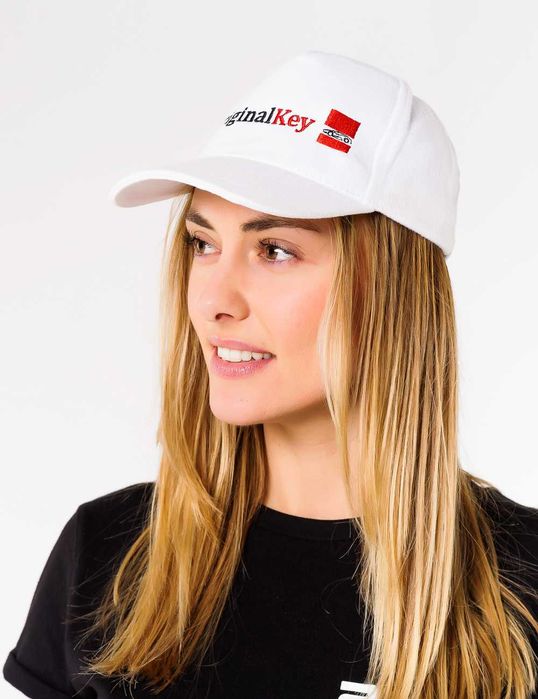 Изготавливаем кепки с вашим логотипом под заказ